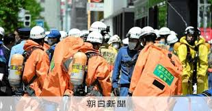 GINZA SIXで「刺激臭」、20人超が被害 スプレー噴射か - 朝日新聞