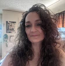 Anyone know this plant? Sorry it's blurry. It's