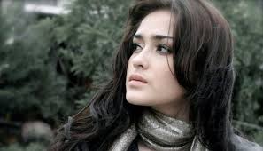 Kocaknya Yasmine Wildblood dan Suami Main TikTok Flip The Switch