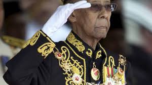 Tunku badlishah telah dipanggil oleh nenek saudaranya, datuk nai maryam, permaisuri kepada raja legeh kok nanas, ngah haji muhammadiah. Grandpa S Responsibilities To His People Came First Says Raja Sarina