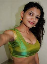 Rashmi Nair. Feel the intense, natural, pubic smell in those sweaty n dark  armpits. : rIndianBabes
