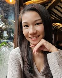 有了两个小的，几乎每天都是忙进忙出。曾经试过忘了载Olivia去保姆家，差点就要带她去上班了