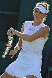 Siniaková porazila kuděrmetovovou 7:6, 5:7 a 7:5, předloňská finalistka vondroušová si poradila s tanovou 6:1 a 6:3. Marketa Vondrousova Wikipedie