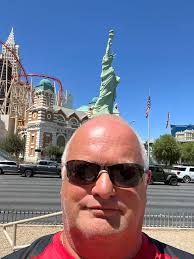 What are interesting stops and good places to eat