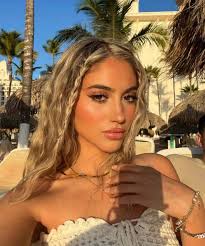 Yo guys, I'm 26 years old. I'm from Austria 🇦🇹 . I'm really curious to  hear from you. . . . ❤️❤️❤️❤️❤️❤️ #jenniferlopez #anna #alexandradaddario  #AngelinaJolie #MeganFox #margotrobbie #chrisevans #ChristianBale  #AnneHathway #BrieLarson #