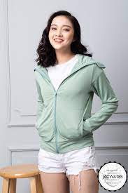 Tuy nhiên, việc mặc áo chống nắng lúc ngồi trên xe máy nếu không cẩn thận cũng có thể gây ra những tai nạn khó lường. Ao Chá»'ng Náº¯ng Ná»¯ 2 Lá»›p V2 Jacwater