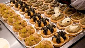 Dacquoise And Macaron Sweet Dessert In Korean