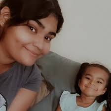 Amber Levario (@Ambeek2016)