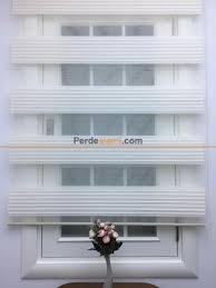 Diğer bir deyişle, perde kumaşı bir rulo etrafında dikkat edilecek olursa, zebra perdeler üzerindeki desen şeritler halindedir. Tac Zebra Perde Modelleri Ve Fiyatlari 18 90tl Perdealemi Com Da