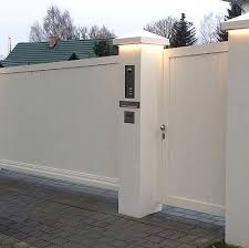 Zaune Gartenzaun Zaun Tor Tore Aus Aluminium In 2020 Fassade Haus Tor Design Toranlagen