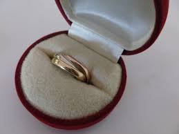 When you commemorate the unforgettable moments of your life with a sarraf ring, you honor your life story with the finest craftsmanship available. Vintage Natural Blue Sapphire 18k White Gold Ring With Etsy Gold Wedding Rings Wedding Rings Vintage Wedding Rings Rose Gold