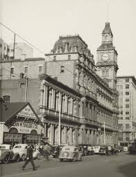 Elizabeth St In 1949 The Old Tin Shed Is On The Left Historical Photos Melbourne Australia Melbourne Victoria
