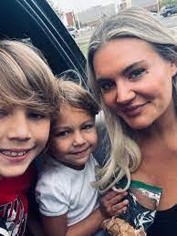 Candace Clow's Instagram, Twitter & Facebook