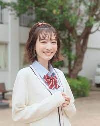 岡本夏美の“ボブヘア”のキュートな制服姿に「笑顔もスタイルも全て完璧」「可愛すぎ最高」と絶賛の声 | 話題 | ABEMA TIMES |  アベマタイムズ