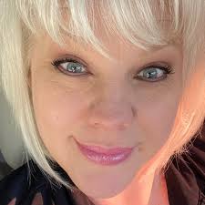 Received my 40 year statue award and service pin from The Walt Disney  Company!😊