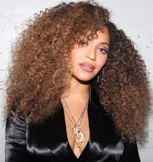 It took six months to gradually add each loop model skull merida , until a total of about 111,700 hair. 26 Easy Curly Hairstyles Long Medium And Short Curly Hair Ideas
