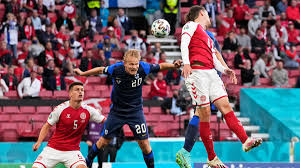 Das spiel wird für zwei stunden unterbrochen. Fussball Em Dane Eriksen Nach Kollaps Stabil Zdfheute