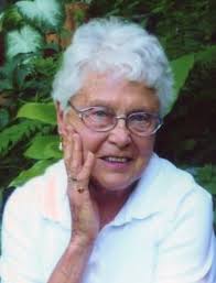 Maxine Elmore's Instagram, Twitter & Facebook