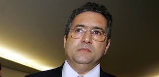 CPI quer pedir exumação do corpo de Janene; família fala em desrespeito