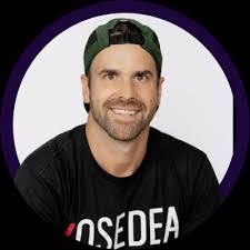 Marc Parenteau's Instagram, Twitter & Facebook