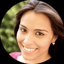 Denise Lanni's Instagram, Twitter & Facebook