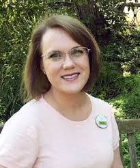 Sandra Bare's Instagram, Twitter & Facebook