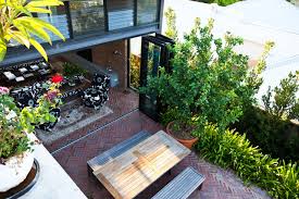 Balkon — wenn sie wert darauf legen, dass der holzboden auf ihrem balkon leicht zu reinigen ist, sollten sie schon bei der auswahl der richtigen bodenverkleidung auf ein paar dinge achten. 8 Tipps Wie Sie Den Boden Von Terrasse Und Balkon Reinigen