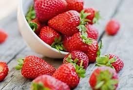 La Fraise Un Fruit Gourmand Qui Possede De Nombreux Bienfaits Recettes De Fraises Bienfaits De La Fraise Recette Bio