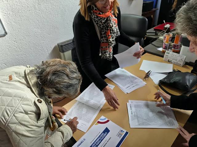 General Deheza: 16 vecinos recibieron cr&eacute;ditos del Banco de la Gente para proyectos y emprendimientos