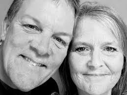 Diana Knight's Instagram, Twitter & Facebook