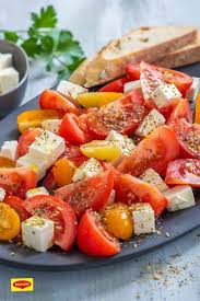 Tomatensalat Mit Schafskase Rezept In 2020 Tomatensalat Leckere Salate Salat Mit Schafskase