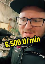 Antwort auf @Daniel Geisselseder Nenndrehzahl vom Start weg sind ca. 6.500.  Für nen Langhuber sind das schon ordentlich Rotationen.😜  #pullingteamkaiser #racing #technik #tuning