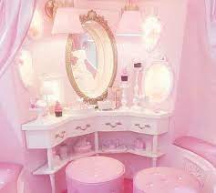 pink dresser makeup kawaii lovely mirror プリンセス 女優ミラー おとなっぽい 夢 ゆめかわいい メイクルーム ゆめかわいい 部屋 部屋 かわいい