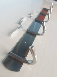 Coba deh simak rekomendasi gantungan baju besi ini. 10 Rekomendasi Gantungan Baju Ini Praktis Diletakkan Di Dinding Agar Kamar Lebih Rapi