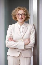 My passion has always been to help people, and the journey of life showed me the path to combine the two passions. Kit Zml Prof Dr Dr Ing Dr H C Jivka Ovtcharova