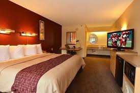 Really nice hotel, staff, maintenance, maids are all top notch, they really like me because i am so neat, i learned that from my military father and my time. Red Roof Inn Seattle Airport Seatac Is One Of The Best Places To Stay In Seattle
