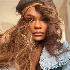 Whitney Pfeiffer's Instagram, Twitter & Facebook