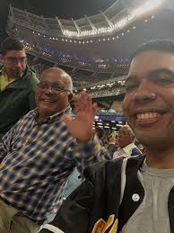 Feliz cumpleaños papi, al que siempre estuvo, al hacedor de sueños, al  responsable de que hoy esté yo aquí haciendo y siendo quien soy. A quien de  la nada construyo lo inimaginable.