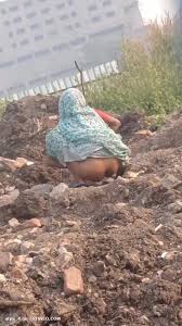 Aunty peeing-005 - ThisVid.com