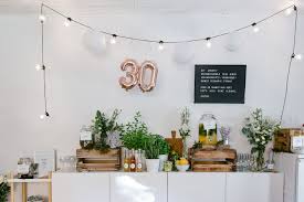Viele der platzkartenhalter und tischkarten sind aus unserer eigenen produktion und somit nur bei uns erhältlich. Letsgetthirtyparty Mein 30 Geburtstag Dreierlei Liebelei Geburtstag Feiern Ideen Geburtstag 30 Geburtstag Mann