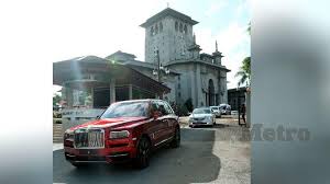 Nama calon kapolri pilihan jokowi itu jatuh kepada komjen listyo sigit prabowo, yang saat ini divisi humas polrikabareskrim komjen listyo sigit prabowo (tengah) di polda metro jaya, jakarta, kamis puan mengatakan, dpr terhitung 20 hari dpr akan memproses nama calon kapolri dalam bentuk. Bersatu Muafakat Nasional Bentuk Kerajaan Johor