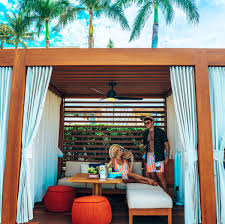 It is a privately owned and operated small, local kenny's customizes every arrangement with the latest styles and techniques to meet the customers' needs and budget. Kenny Flowers Kennyflowers Twitter