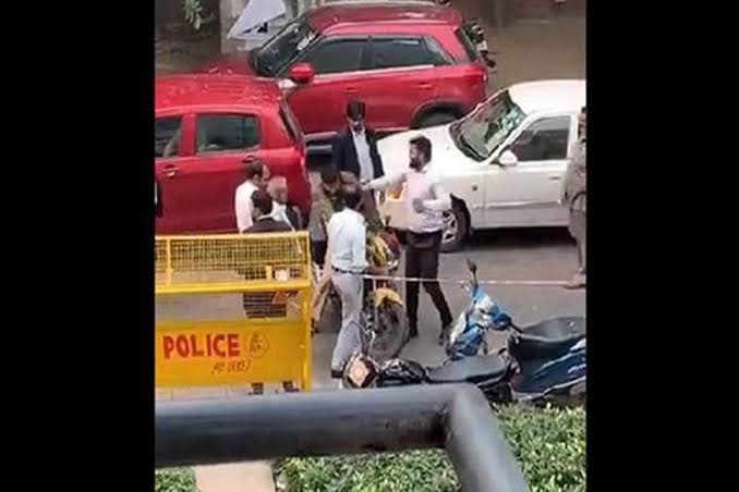  Fight Between Lawyers and Police