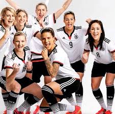 Anzahl der direkt bei lizenznehmern beschäftigten im deutschen profifußball 2019/2020 German Women S Soccer Fussball Frauen Fussballerinnen Frauenfussball