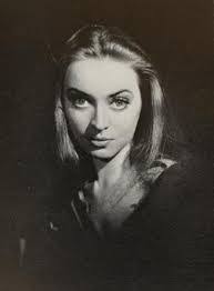 Randi Wallace's Instagram, Twitter & Facebook