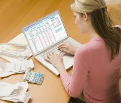 Συγκεκριμένα, οι φορολογούμενοι θα έχουν περιθώριο για να υποβάλουν την φετινή φορολογική τους δήλωσή έως: Xwristes Forologikes Dhlwseis Gia Zeygaria Ti Isxyei Kai Pote Lhgei H Pro8esmia Ypobolhs In Gr