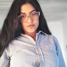 Rosalinda Quintero's Instagram, Twitter & Facebook