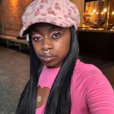 Fern Martin's Instagram, Twitter & Facebook