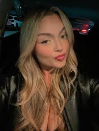 lauren hoyle (@laurennhoylee) • Instagram photos and videos