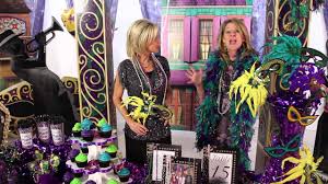 Find mardi gras party decorations just in time for fat tuesday 2021. Mardi Gras Party Decorations Masks Beads Shindigz Youtube